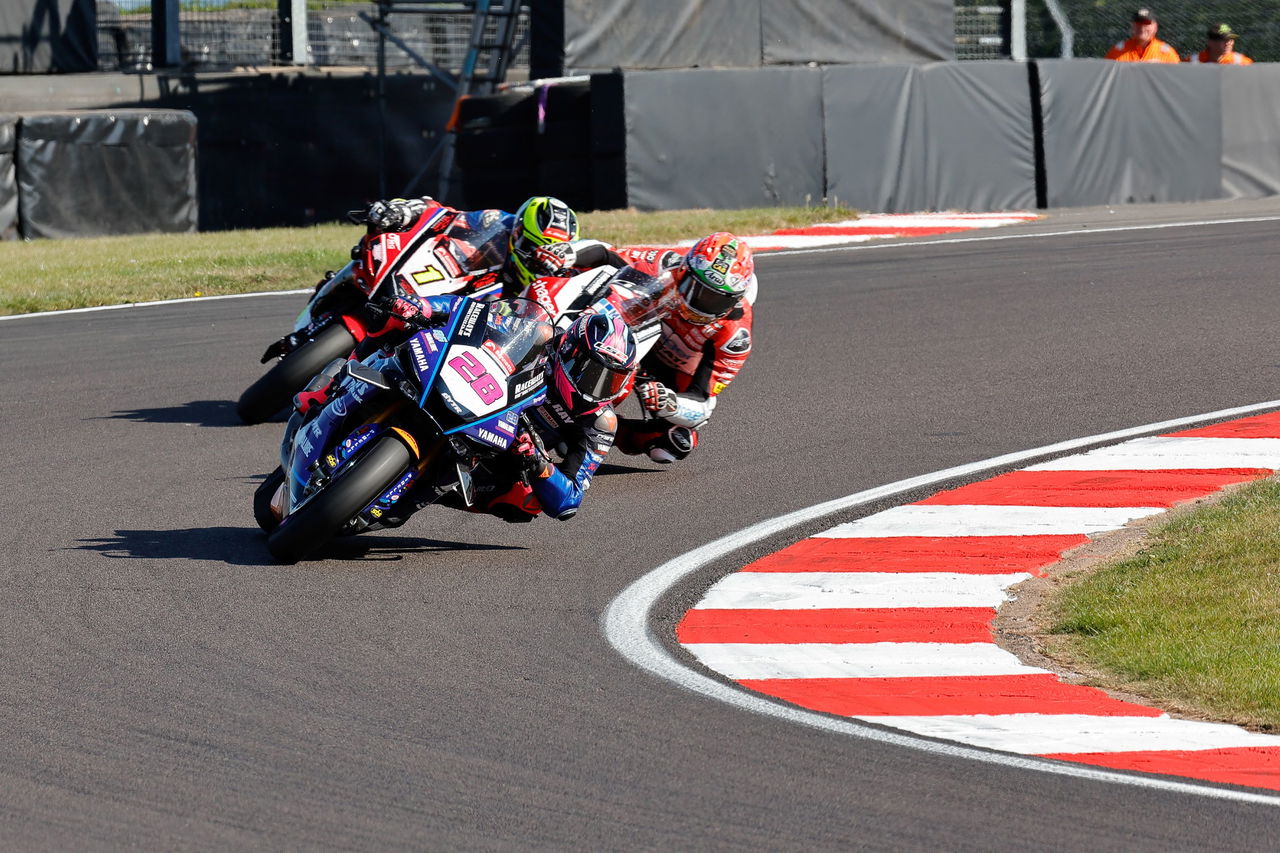 2025 British Superbikes Donington Park Race Results 2 Crash 2025-british-superbikes-donington-park-race-results-2-crash